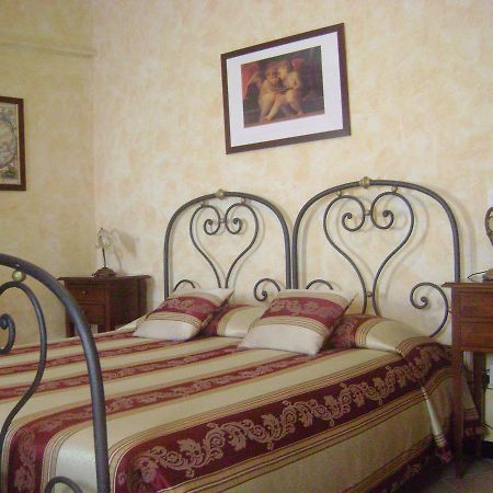 La Finestrella Di Montalto Locanda Badalucco Bagian luar foto
