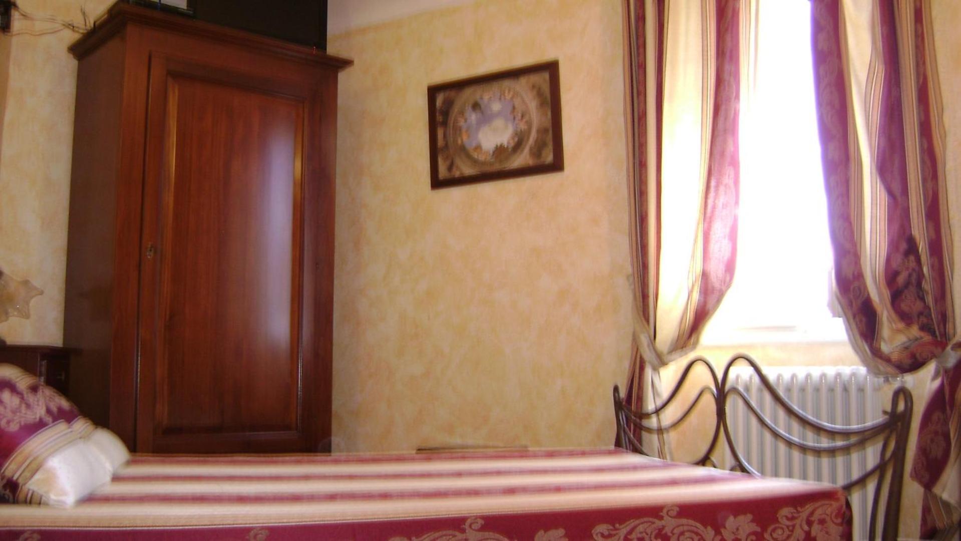 La Finestrella Di Montalto Locanda Badalucco Bagian luar foto