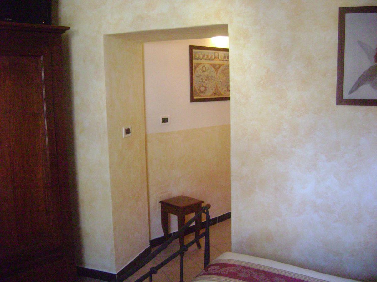 La Finestrella Di Montalto Locanda Badalucco Bagian luar foto