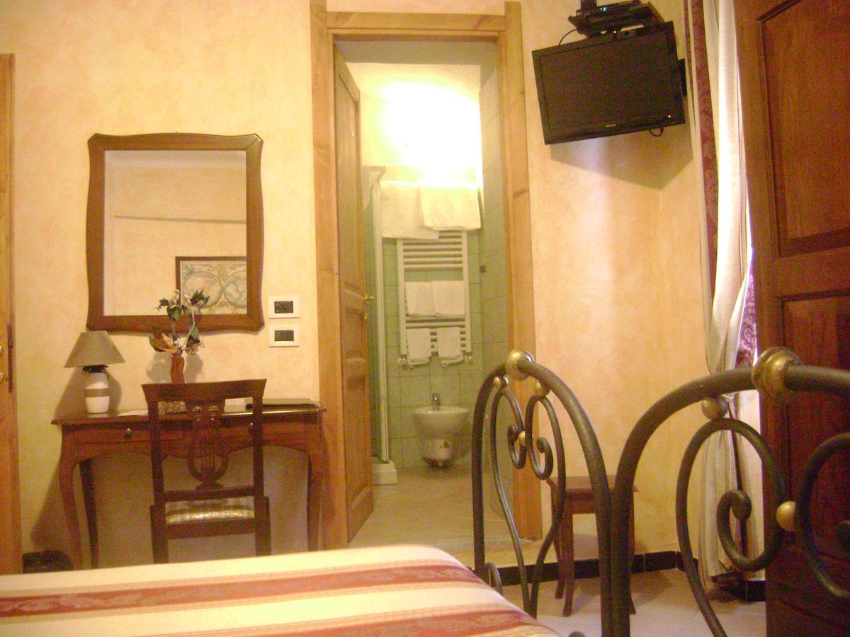 La Finestrella Di Montalto Locanda Badalucco Bagian luar foto