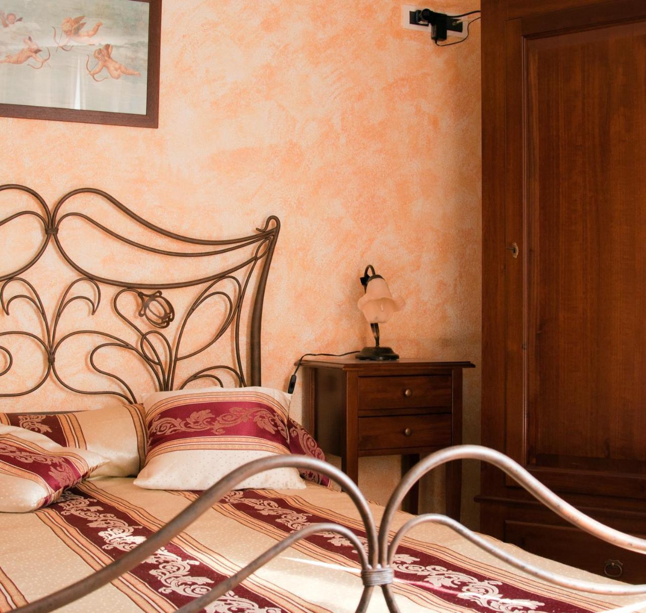 La Finestrella Di Montalto Locanda Badalucco Bagian luar foto